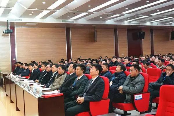【新时代新篇章】 郑州壹定发重型装备有限公司揭牌庆典盛大举办